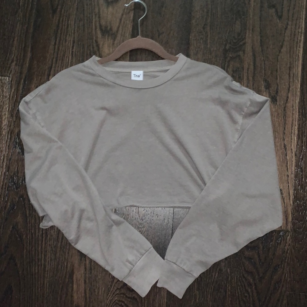 Aritzia cropped Long sleeve